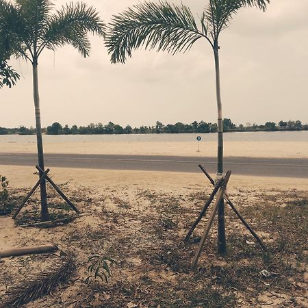 La Plage De Kampot By Lee & Hap Guest House Esterno foto