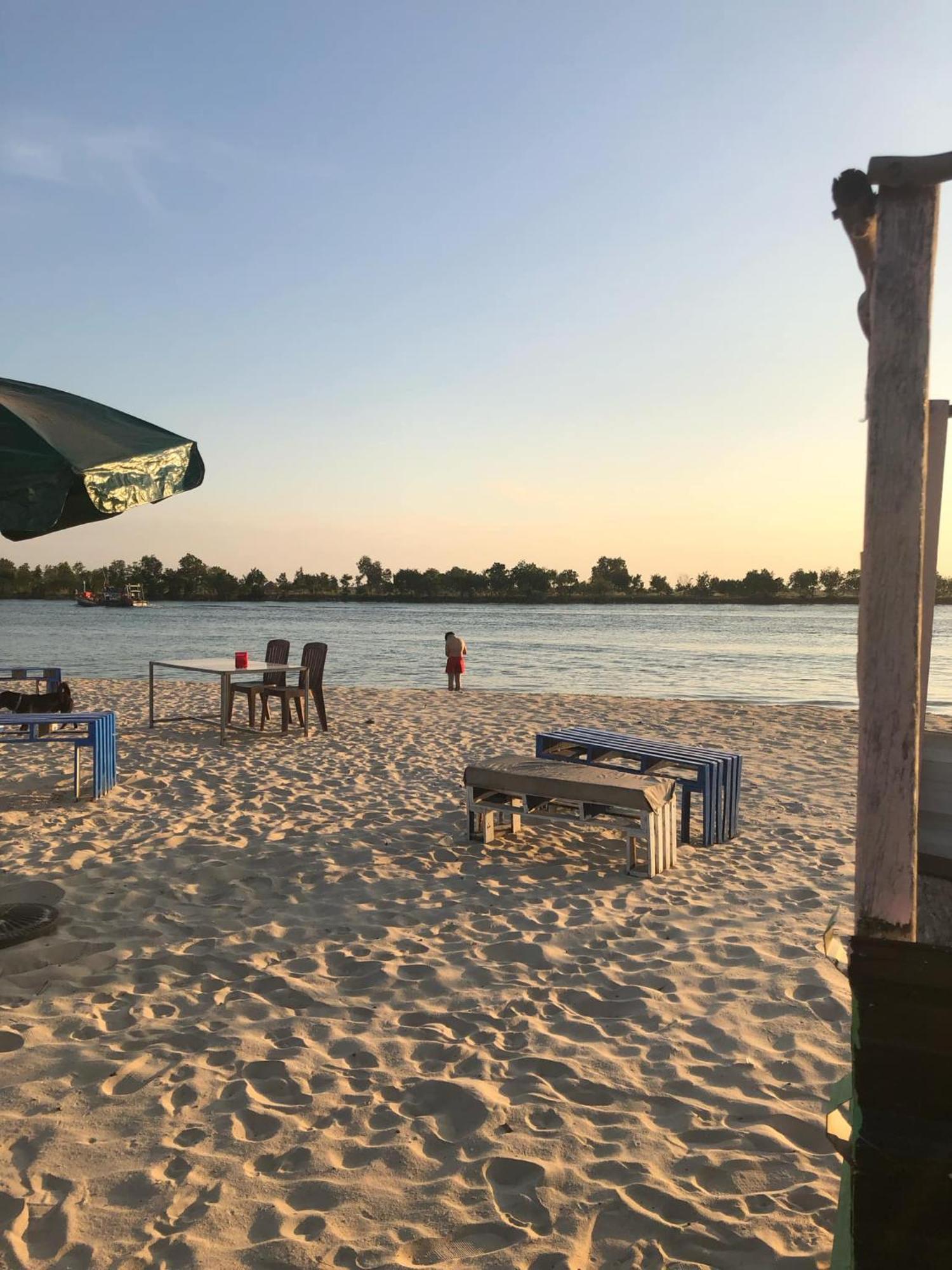 La Plage De Kampot By Lee & Hap Guest House Esterno foto