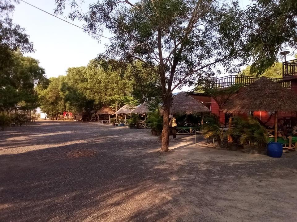 La Plage De Kampot By Lee & Hap Guest House Esterno foto