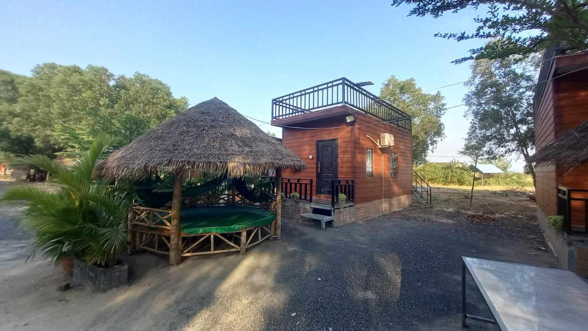 La Plage De Kampot By Lee & Hap Guest House Esterno foto