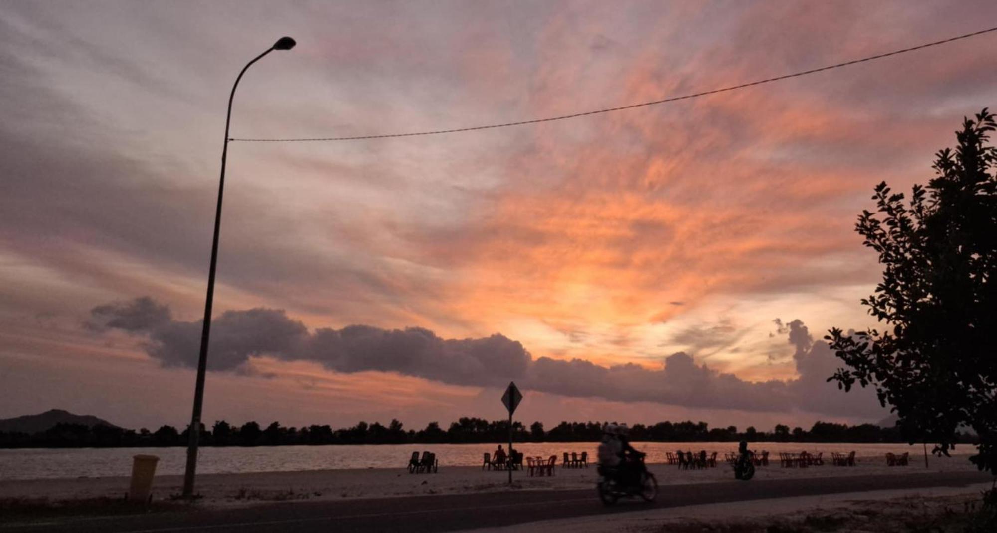 La Plage De Kampot By Lee & Hap Guest House Esterno foto