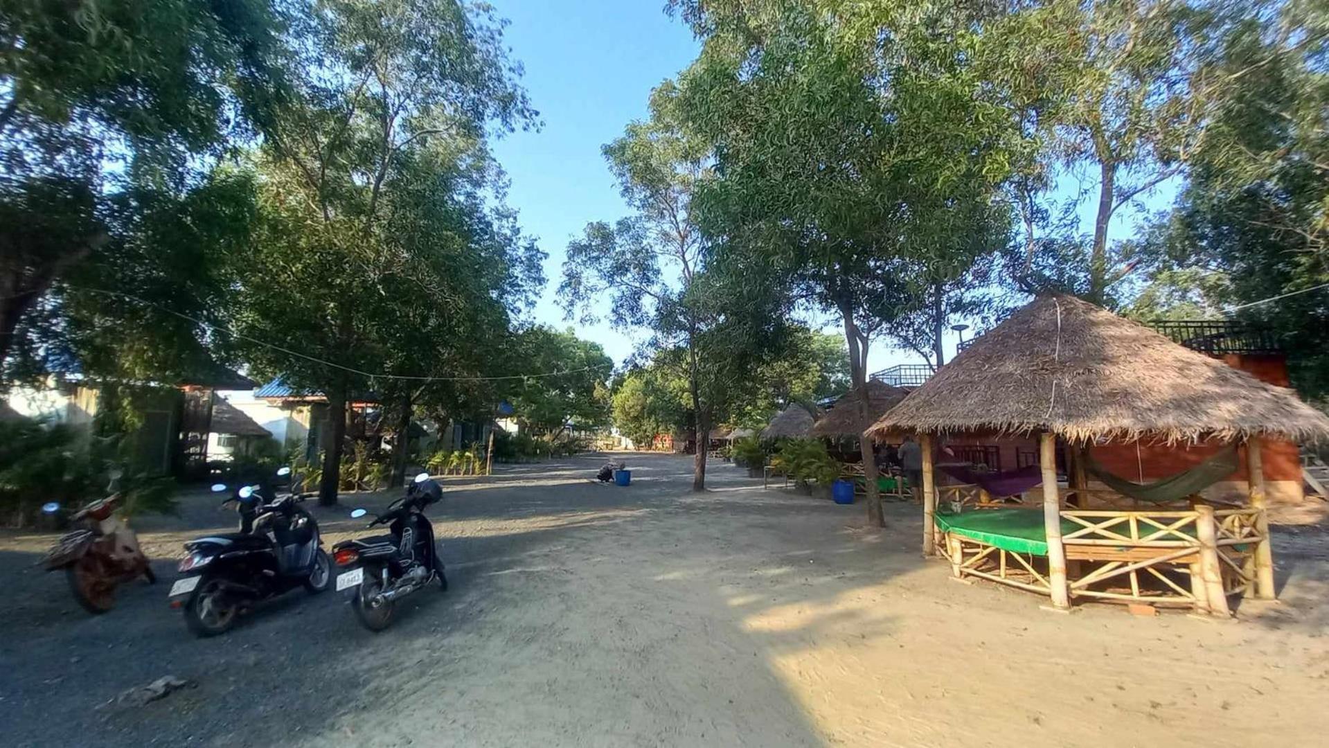 La Plage De Kampot By Lee & Hap Guest House Esterno foto