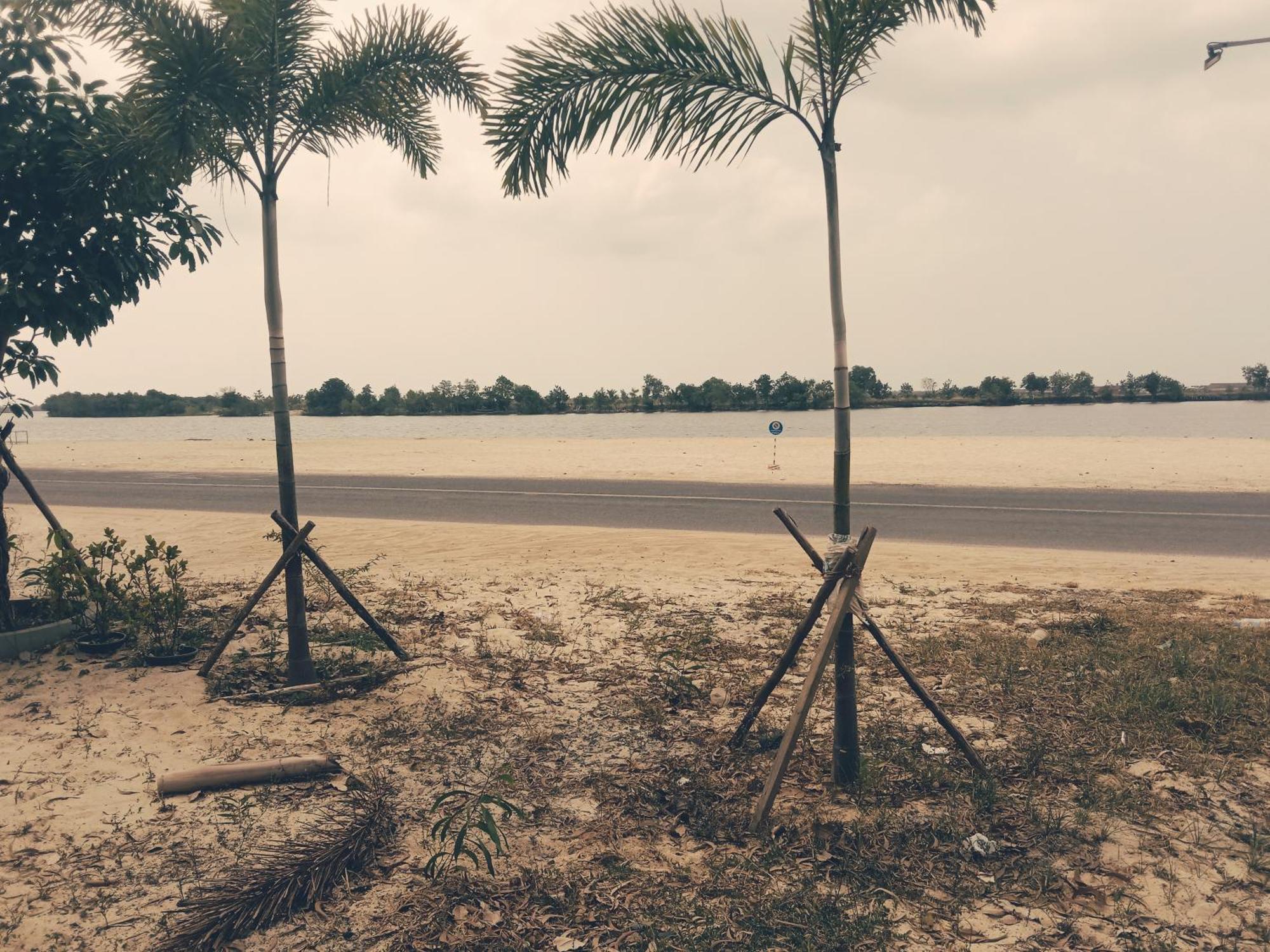 La Plage De Kampot By Lee & Hap Guest House Esterno foto