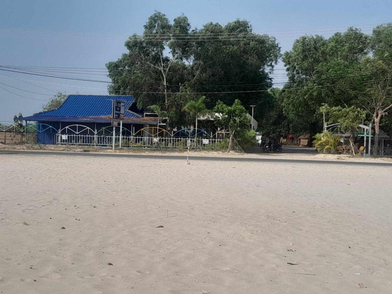 La Plage De Kampot By Lee & Hap Guest House Esterno foto